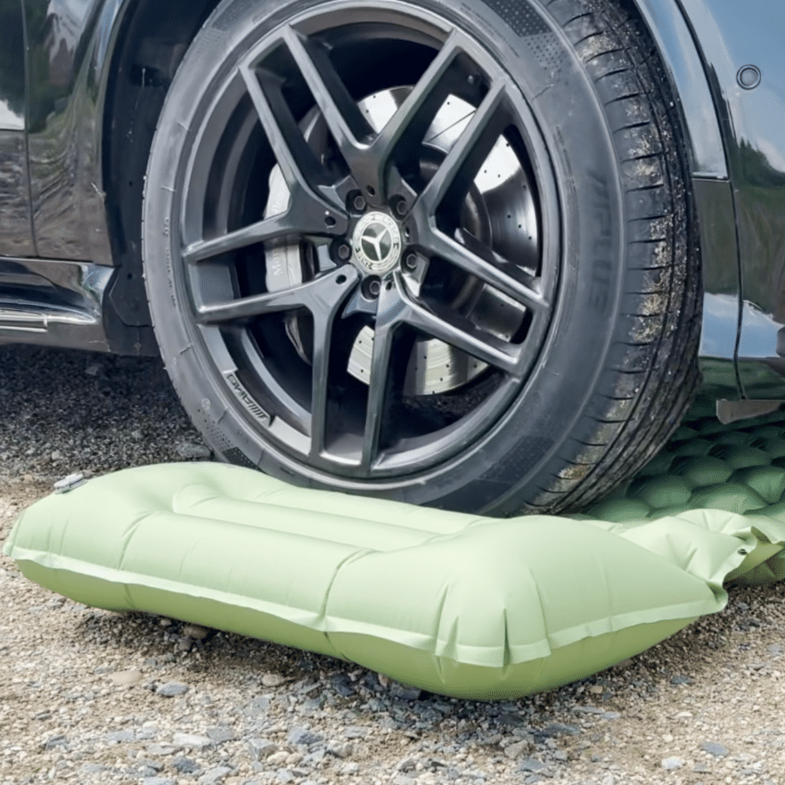 odolny matrac s noznou pumpou advancegear