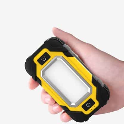 Vodotesné prenosné svietidlo s powerbankou X102 - 10W, 700lm, 8000mAh - Image 4